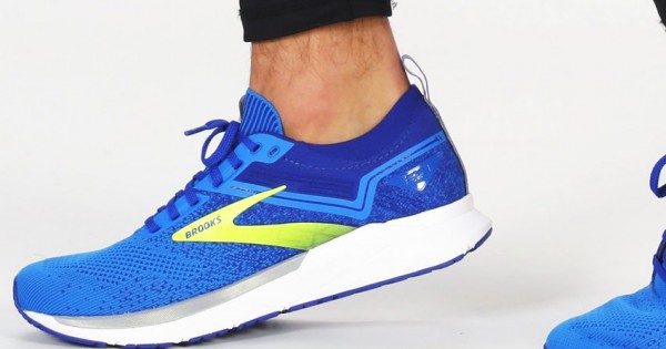 Brooks ricochet hombre top